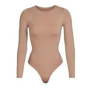 NWB ESSENTIAL CREW NECK LONG SLEEVE BODYSUIT